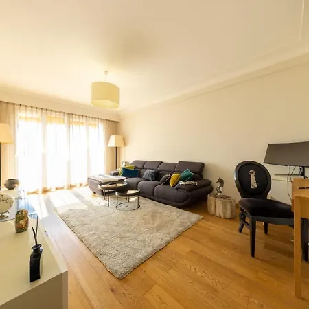 Apartament Elegant Proche Bord De